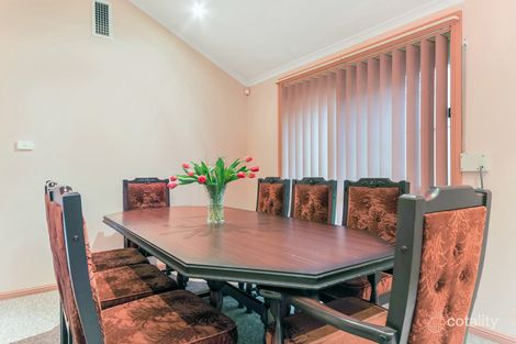 Property photo of 5 Shiraz Close Edensor Park NSW 2176