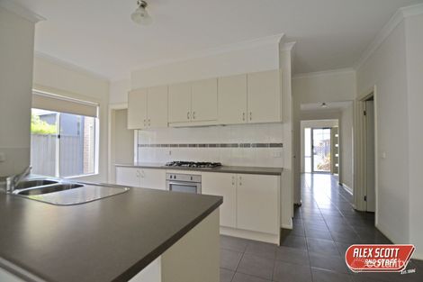 Property photo of 4 Wembley Circuit Pakenham VIC 3810