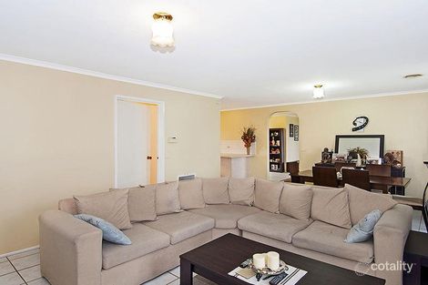 Property photo of 1 Marshall Close Carrum Downs VIC 3201