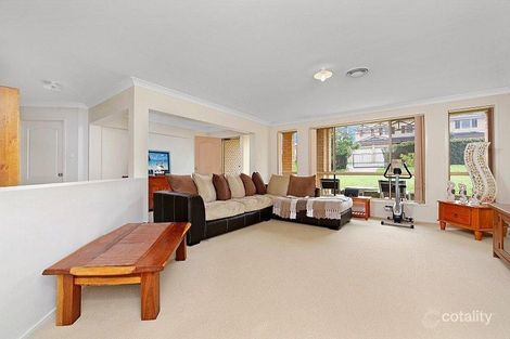 Property photo of 10 Highcliff Close Woongarrah NSW 2259