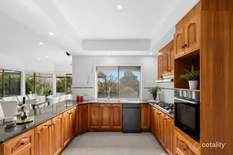 Property photo of 10 Penderel Way Bulleen VIC 3105