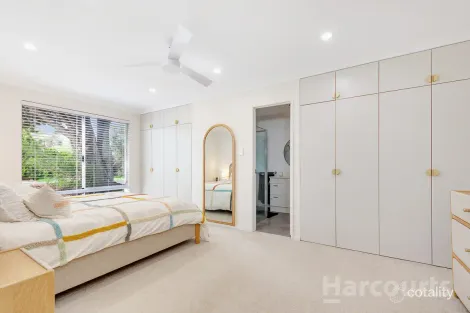 Property photo of 16 Smoothstone Court Joondalup WA 6027