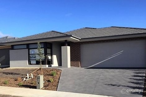 Property photo of 107 Rossiter Retreat Cranbourne North VIC 3977