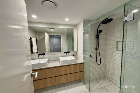 Property photo of 403/44 Bay Terrace Wynnum QLD 4178