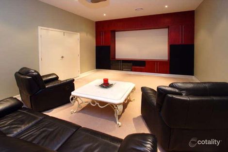 Property photo of 11 Conda Place Carindale QLD 4152