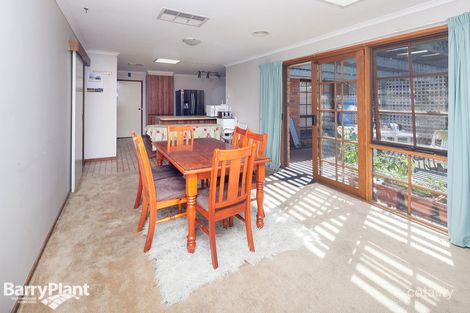 Property photo of 76 Daniel Solander Drive Endeavour Hills VIC 3802