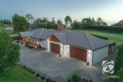 Property photo of 13A Caserta Drive Berwick VIC 3806