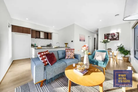 Property photo of 32 Reverence Drive Rockbank VIC 3335