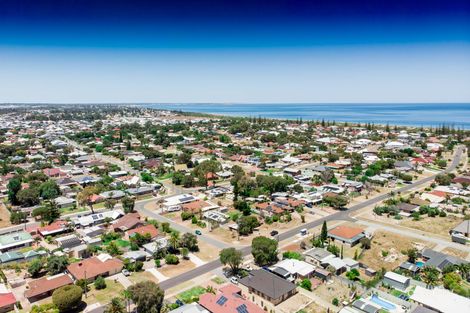Property photo of 57 Dampier Drive Golden Bay WA 6174