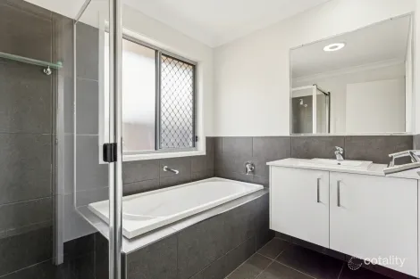 Property photo of 69 Adelaide Circuit Baringa QLD 4551