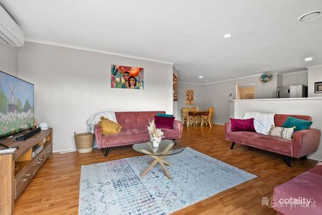 Property photo of 8 Garem Gam Wynd Narre Warren South VIC 3805