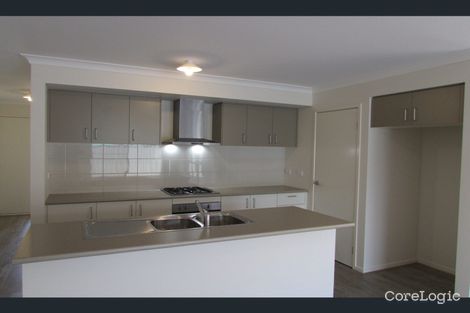 Property photo of 30 Yellow Robin Circuit Cranbourne East VIC 3977