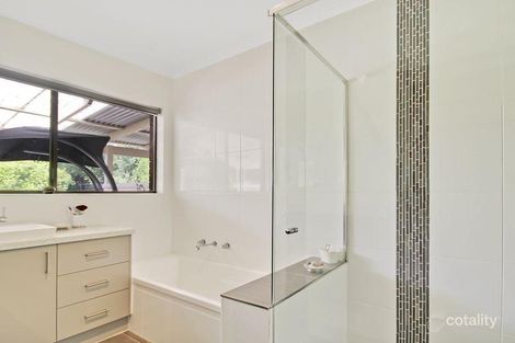 Property photo of 2 Fleury Court Beechworth VIC 3747