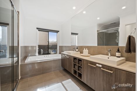 Property photo of 17 Oleary Way Maddingley VIC 3340