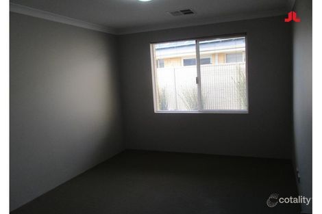Property photo of 15 Arnside Bend Waikiki WA 6169
