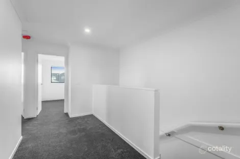 Property photo of 1 Wilby Walk Wyndham Vale VIC 3024