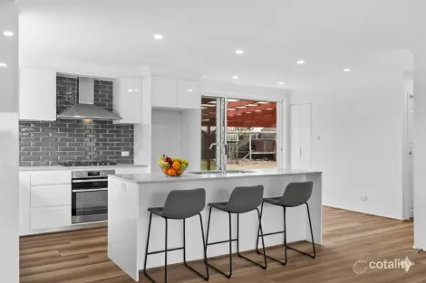 Property photo of 3 Farmer Place St Clair NSW 2759