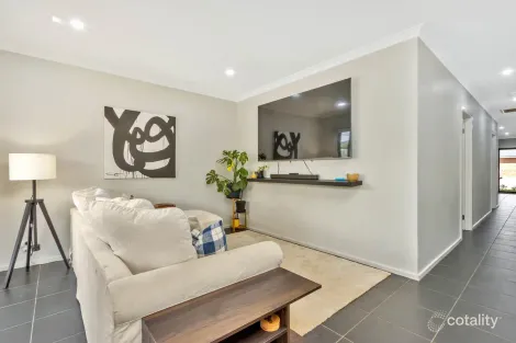 Property photo of 18 Bonham Crescent Munno Para West SA 5115