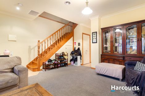 Property photo of 10/8-13 Adelaide Close Berwick VIC 3806