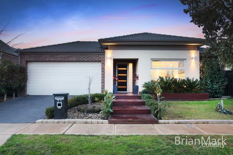 Property photo of 31 Snowsill Circuit Point Cook VIC 3030