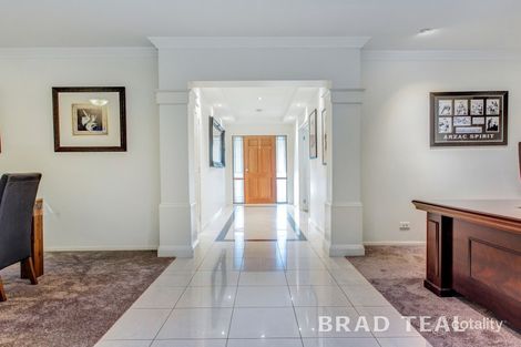 Property photo of 90 Royal Crescent Hillside VIC 3037