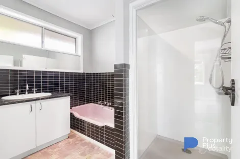 Property photo of 23 Osborn Avenue Kangaroo Flat VIC 3555