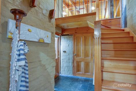 Property photo of 4 Neville Street Cockatoo VIC 3781