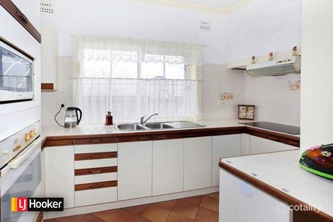 Property photo of 7 Lake Heights Road Lake Heights NSW 2502