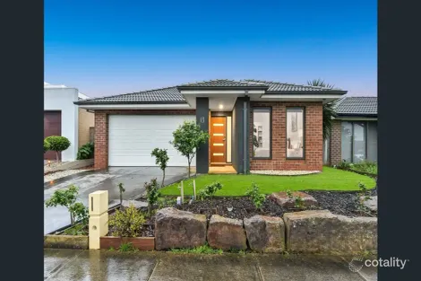 13 Strikeline Cres, Clyde North, VIC 3978