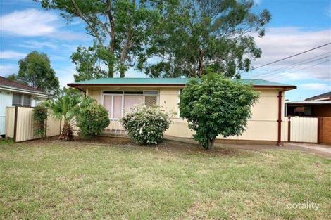 Property photo of 5 Wych Avenue Lurnea NSW 2170