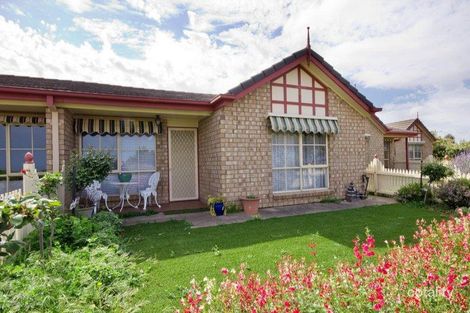 4/2 Aroona Rd, Hallett Cove, SA 5158