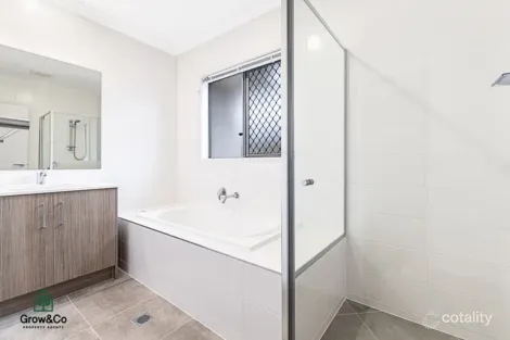 Property photo of 3 Billet Court Ormeau QLD 4208