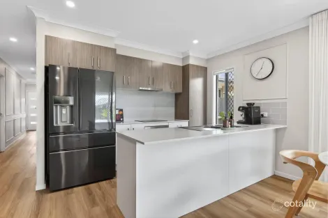 Property photo of 3 Billet Court Ormeau QLD 4208