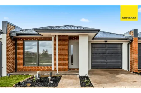 105 Bingham Cct, Thornhill Park, VIC 3335
