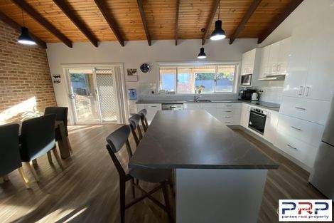 Property photo of 2 Glenhaven Avenue Parkes NSW 2870