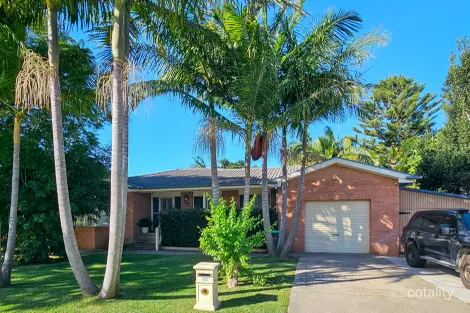 Property photo of 12 Foam Street Surfside NSW 2536