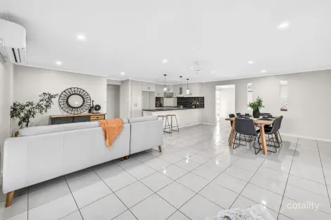 Property photo of 47 Monash Way Ooralea QLD 4740