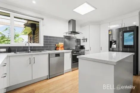 Property photo of 18 Douglas Crescent Monbulk VIC 3793