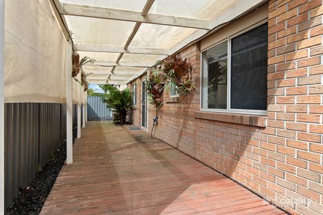 Property photo of 5 Macadamia Street Pakenham VIC 3810