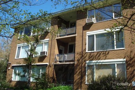 8/2 Dickens St, Elwood, VIC 3184