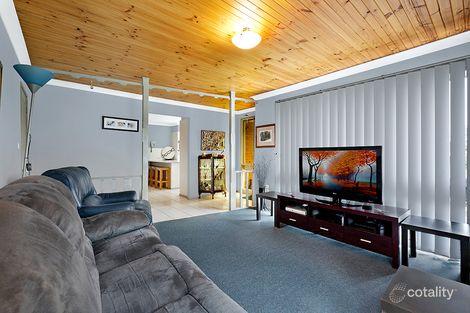 Property photo of 25 Waroon Avenue Berkeley Vale NSW 2261