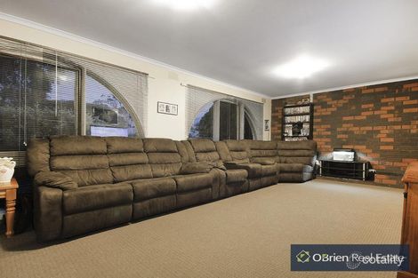 Property photo of 9 Circle Drive North Cranbourne VIC 3977