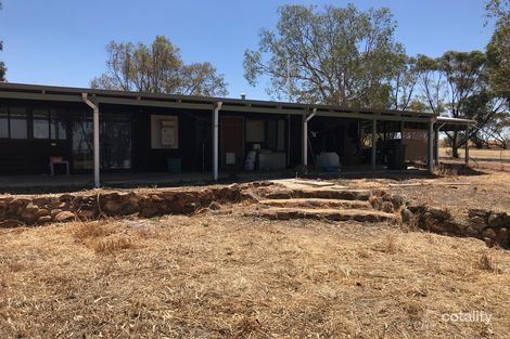 211 Hughes Rd, Wongamine, WA 6401