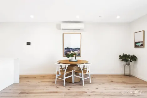 Property photo of 201/5 Claire Street McKinnon VIC 3204