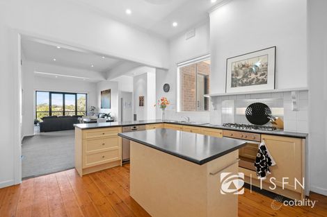 Property photo of 2 Ingleton Street Long Gully VIC 3550