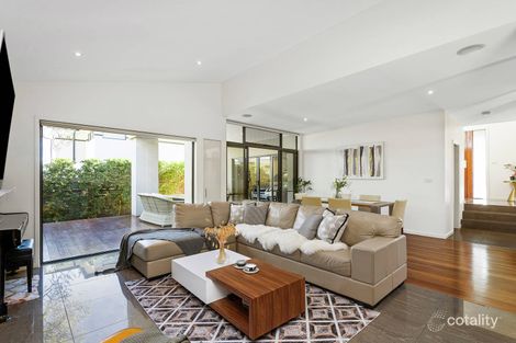 Property photo of 2/32 Viewhill Road Balwyn North VIC 3104