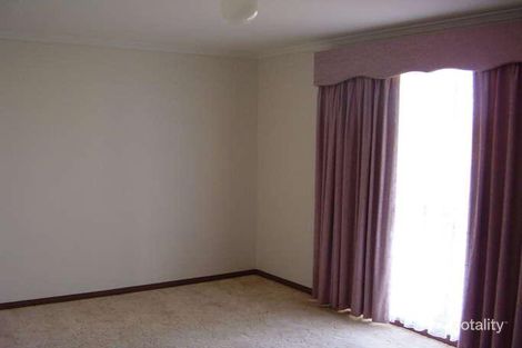 Property photo of 16 Karinya Close Werribee VIC 3030