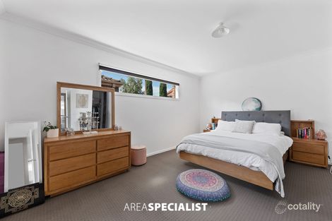 Property photo of 6 Delacour Crescent Pakenham VIC 3810