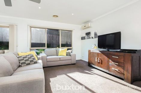 Property photo of 2/19 Montpellier Drive Highton VIC 3216