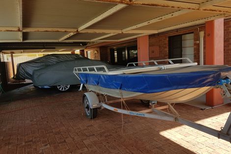 10 Bartlett Pl, Port Denison, WA 6525